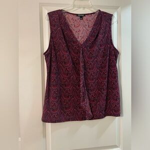Roz&Ali sleeveless ruffle front blouse in paisley pattern.  Size L.